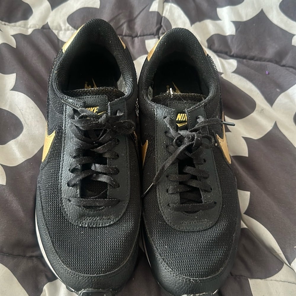 Nike Sneaker